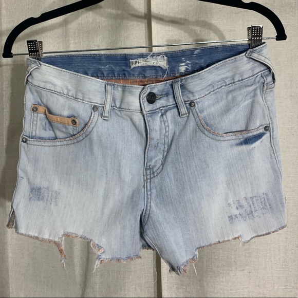 FREE PEOPLE Destroyed Denim Jean Shorts - Picture 1 of 6